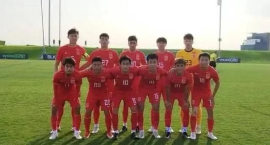 小情侣高清国产在线播放